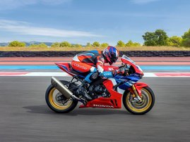 R380