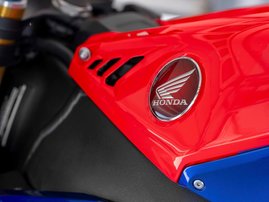 22YM-CBR1000STN-02-R380-036
