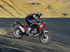 CRF1100-Africa-Twin-DCT-22YM-01-aws-09