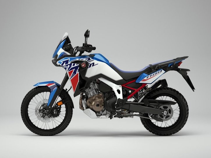 02 23YM AFRICA TWIN L1 DCT GLINT WAVE BLUE METALLIC STUDIO RHS 003
