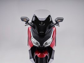 23YM 01 FORZA350 PEARL SIENA RED R320 RHS 035