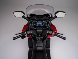23YM 01 FORZA350 PEARL SIENA RED R320 RHS 037