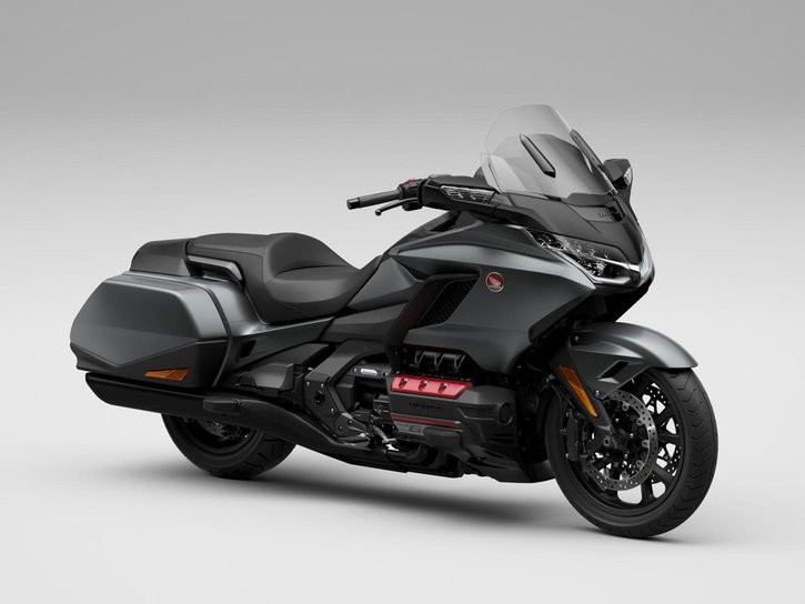 01 23YM GOLDWING MAT IRIDIUM GRAY METALLIC DCT RHS 002