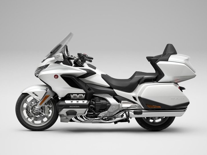 02 23YM GOLDWING TOUR AIRBAG PEARL GLARE WHITE DCT RHS 003