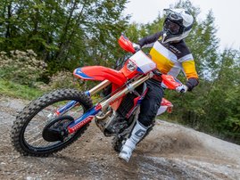 23YM-Honda-CRF250RX-Enduro-RedMoto-aws-09