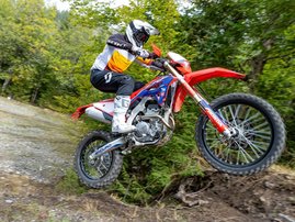 23YM-Honda-CRF250RX-Enduro-RedMoto-aws-13