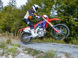 23YM-Honda-CRF250RX-Enduro-RedMoto-aws-14