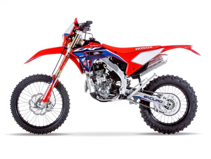 23YM-Honda-CRF300RX-Enduro-RedMoto-aws-05