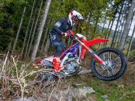 23YM-Honda-CRF300RX-Enduro-RedMoto-aws-18