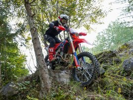 23YM-Honda-CRF300RX-Enduro-RedMoto-aws-19