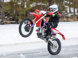 23YM-Honda-CRF400RX-Enduro-act-03