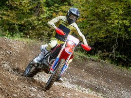 23YM-Honda-CRF400RX-Enduro-RedMoto-aws-11