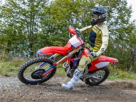 23YM-Honda-CRF400RX-Enduro-RedMoto-aws-15