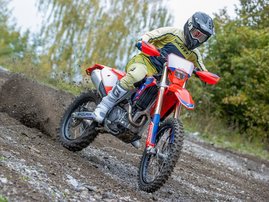 23YM-Honda-CRF400RX-Enduro-RedMoto-aws-16