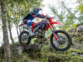 23YM-Honda-CRF450RX-Enduro-RedMoto-aws-13