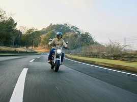 23YM-Honda-ST125-Dax-01-R376-aws020