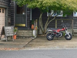 23YM-Honda-ST125-Dax-01-R376-aws045