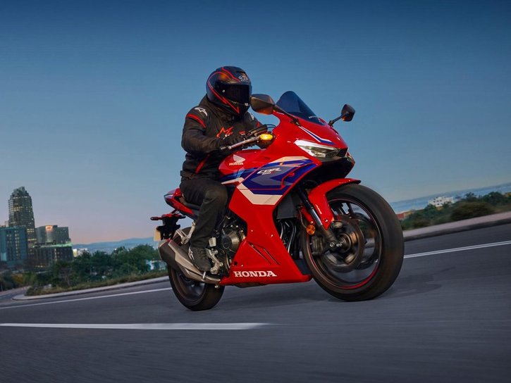 24YM CBR500R GRAND PRIX RED 05