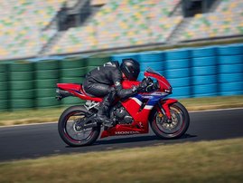 24YM CBR600RR R380 Grand Prix Red 09