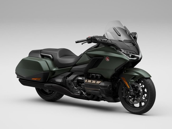 24YM GOLDWING DCT G-208M MAT ARMORED GREEN METALLIC  02