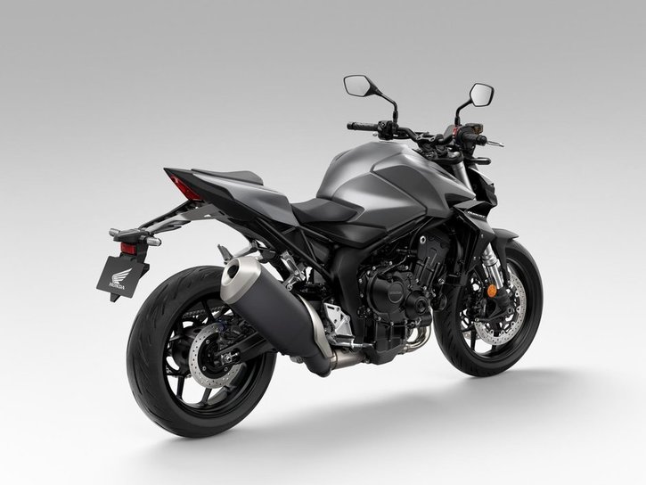 25YM-CB1000-Hornet-Mat-Iridium-Gray-NHC64-aws-005