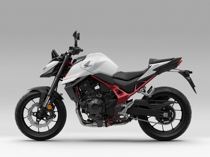 25YM CB750 Hornet Mat Pearl Glare White RHS 006