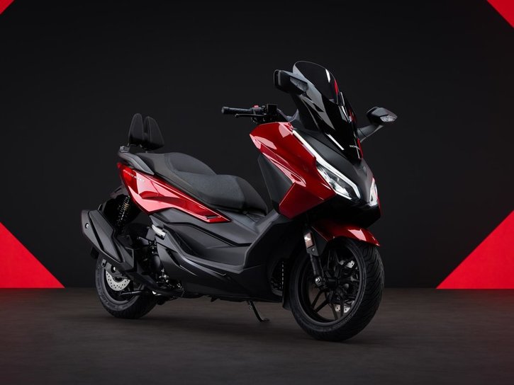 25YM NSS350 Forza Carnelian Red Metallic R296M 005