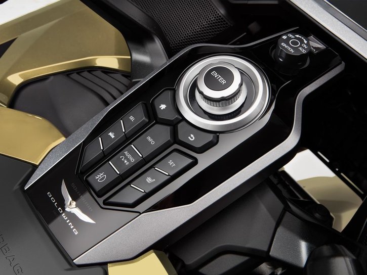 25YM GL1800 Gold Wing Tour 50th Anniversary DCT Airbag YR387N Eternal Gold 09