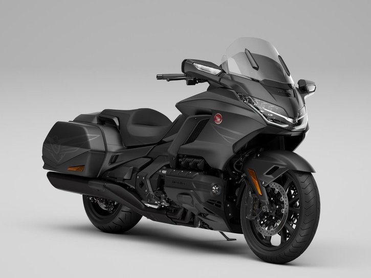 25YM GL1800 Gold Wing 50th Anniversary DCT NHA86 Black Ballistic Metallic 02