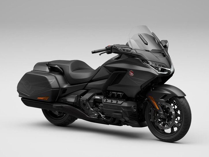 25YM GL1800 Gold Wing 50th Anniversary DCT NHA86 Black Ballistic Metallic 03
