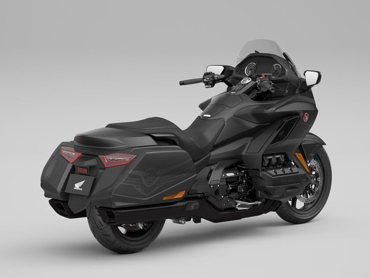 25YM GL1800 Gold Wing 50th Anniversary DCT NHA86 Black Ballistic Metallic 04