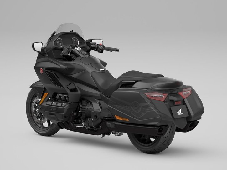 25YM GL1800 Gold Wing 50th Anniversary DCT NHA86 Black Ballistic Metallic 05