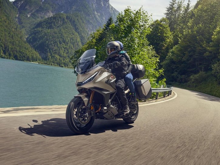 25YM NT1100 YR386 Mat Warm Ash Metallic DCT ES 18