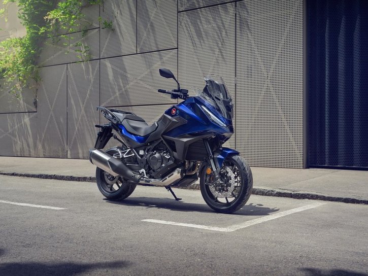 25YM NT1100 DCT PB409P Pearl Hawkseye Blue 10