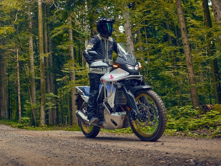 25YM XL750 Transalp ROSS WHITE 21