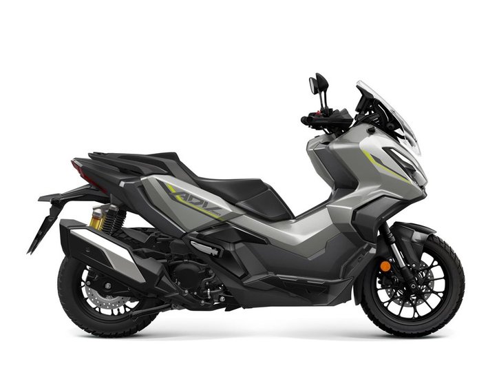 26YM 01 ADV350 SE Studio PEARL FALCON GRAY NHC61P aws 01