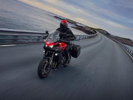 26YM 01 CB1000GT R380 GrandPrixRed aws 14