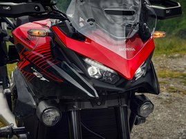 26YM 01 CB1000GT R380 GrandPrixRed aws 34