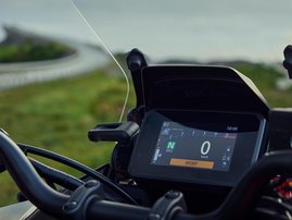 26YM 01 CB1000GT R380 GrandPrixRed aws 46