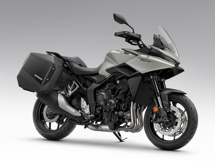 26YM 02 CB1000GT Studio NHC47P PearlDeepMudGray aws 02