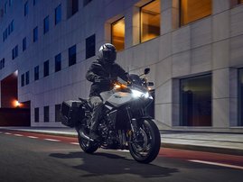 26YM 02 CB1000GT Studio NHC47P PearlDeepMudGray aws 08