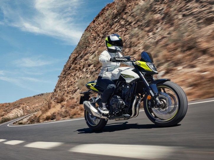 26YM 01 CB500 Hornet MT NHB61P PearlHorizonWhite aws 05