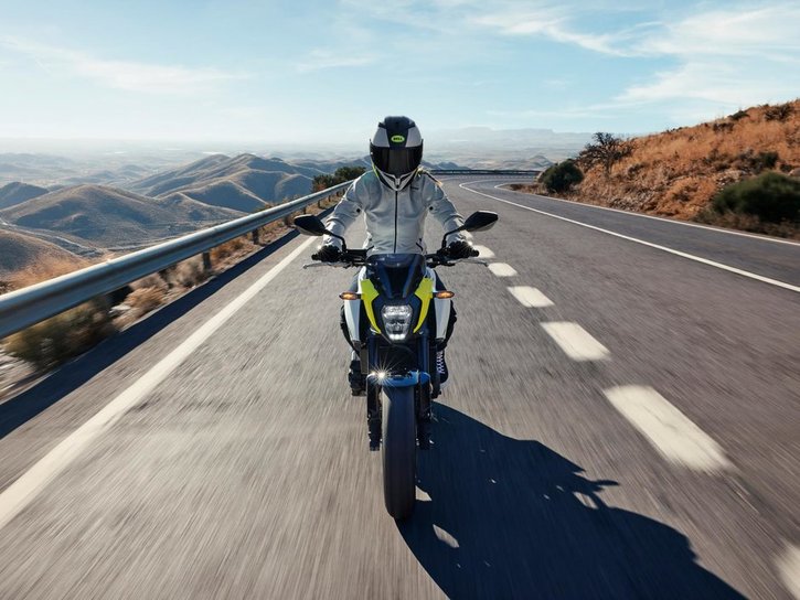 26YM 01 CB500 Hornet MT NHB61P PearlHorizonWhite aws 06