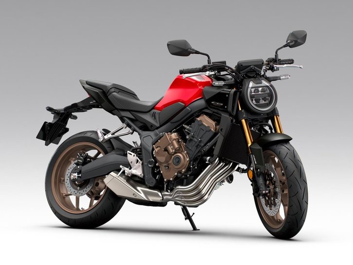 26YM 02 CB650R EClutch R380 GrandPrixRed Studio aws 02