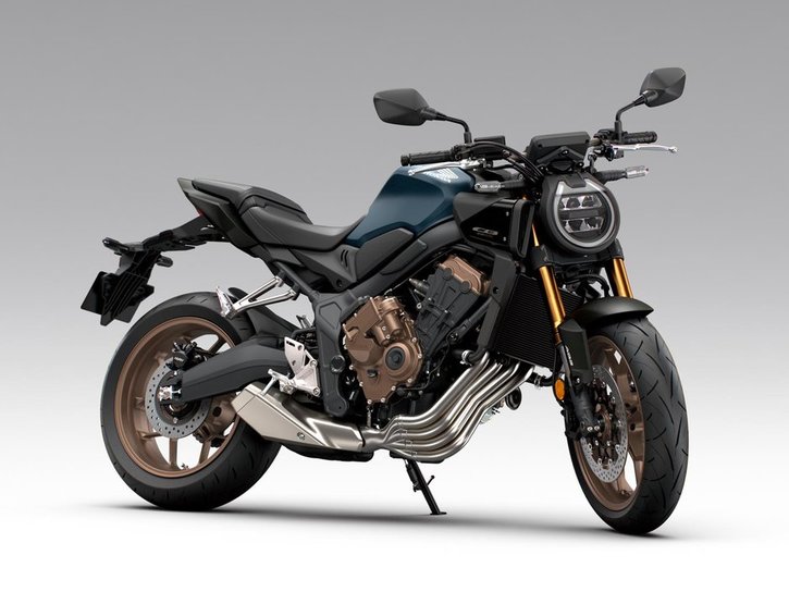 26YM 03 CB650R EClutch PB417M MatJeansBlueMetallic Studio aws 02