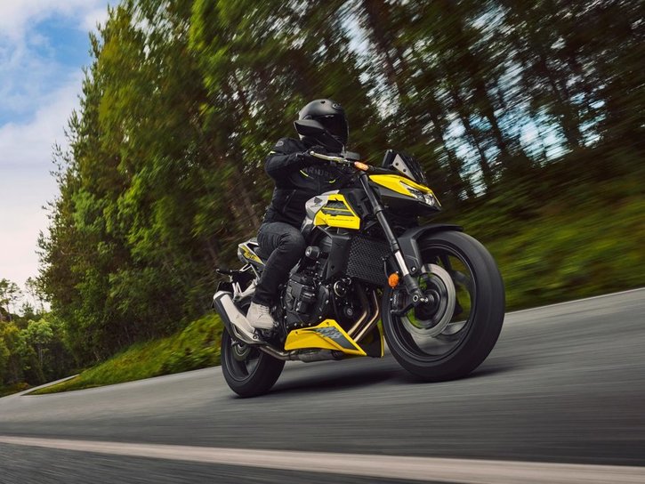 26YM 01 CB750 Hornet MT Y243 Goldfinch Yellow aws 06