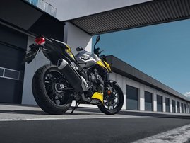 26YM 01 CB750 Hornet MT Y243 Goldfinch Yellow aws 11