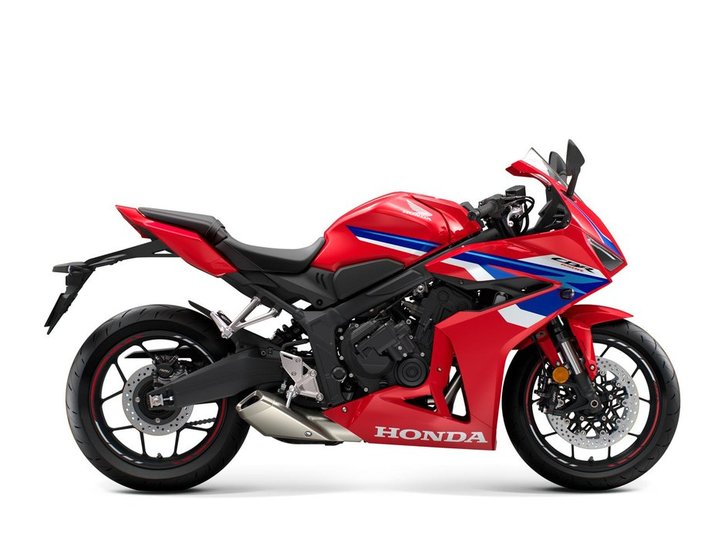 26YM 02 CBR650R EClutch R380 GrandPrixRed Studio aws 01
