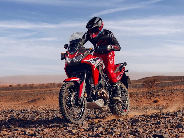 26YM 02 CRF1100L L1 MT R-380 GrandPrixRed aws 005