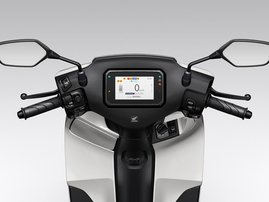 25YM 01 CUVe PEARL JUBILEE WHITE aws 09